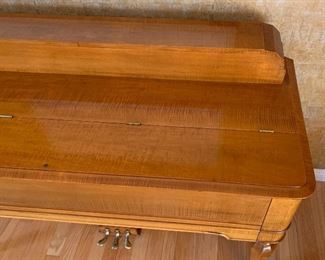 Weaver Spinet Piano Curly Maple VERTI MIGNON 42.75x60x24in HxWxD