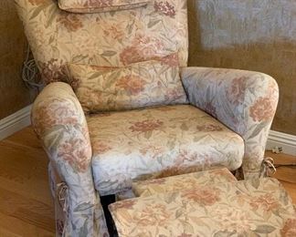 IKEA Wingback Floral Print Recliner 42x32x34in HxWxD