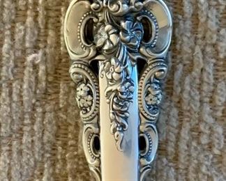 50pc Wallace Grand Baroque Sterling Silver Flatware Set 1886 grams of Sterling , 682 grams of sterling/steel