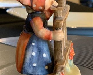 Hummel Figurine Signs of Spring 203 2/0 1948 4x3x2in