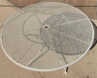 Vintage Meadowcraft Wrought Iron Mesh Patio Table w/ 4 Chairs 48 inch diameter table top
