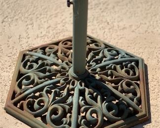 Heavy Vintage Cast Iron Polygon Patio Umbrella base 22 x 25 x 25 HxWxD