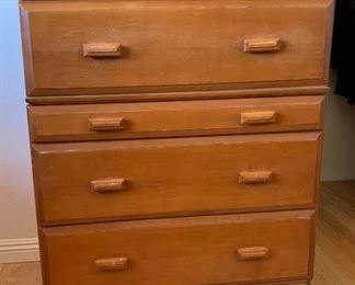 Vintage 5 Drawer Dresser 45x34x20in HxWxD