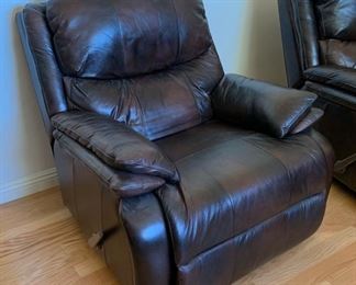 Woodworth Easton Leather Recliner 39x38x41in HxWxD