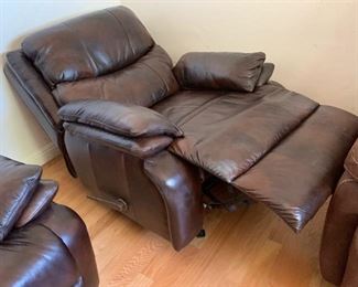 Woodworth Easton Leather Recliner 39x38x41in HxWxD