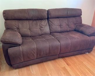 Violino Contemporary Recliner Sofa 39x84x39in HxWxD