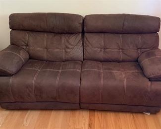 Violino Contemporary Recliner Sofa 39x84x39in HxWxD