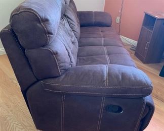 Violino Contemporary Recliner Sofa 39x84x39in HxWxD