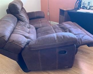 Violino Contemporary Recliner Sofa 39x84x39in HxWxD