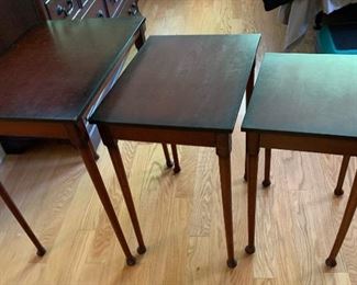 3pc Bombay Dark Wood Nesting Tables 25x23x16in
