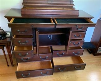 Traditional Dark Wood 13 Drawer Dresser 44x58x20.5in HxWxD