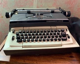 Smith-Corona Secretarial 300 Typewriter
