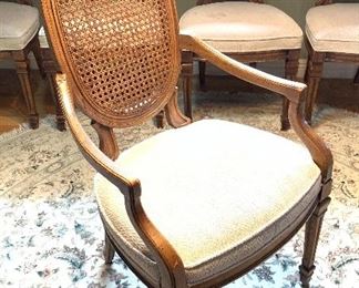Vintage Walnut Drexel Heritage Dining Table w/ 6 Chairs Table: 30in H x 44in Diameter Comes with 2 18in Leaves HxWxD