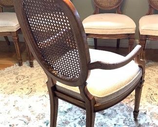 Vintage Walnut Drexel Heritage Dining Table w/ 6 Chairs Table: 30in H x 44in Diameter Comes with 2 18in Leaves HxWxD