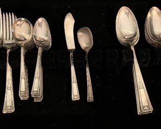 58 pc Wallace Buckingham Silverplate Flatware Set
