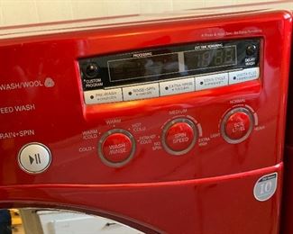 LG 27IN 3.6 CU ft Front Load Washer WM2301HR 39x27x32in HxWxD