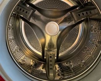 LG 27IN 3.6 CU ft Front Load Washer WM2301HR 39x27x32in HxWxD