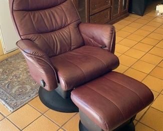 Dutailier Leather Recliner Chair Glider w/ Ottoman 42x36x28in HxWxD