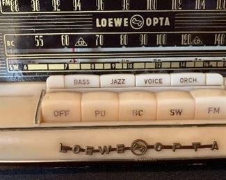 Vintage Loewe Opta Bella Luxus Tube Radio