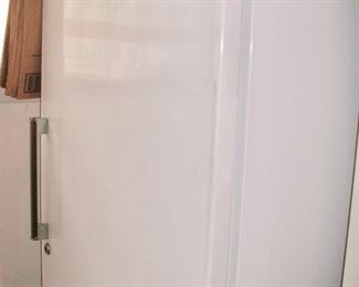 Older Hot Point freezer - working