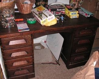 Solid oak keyhole desk (on the smaller size)