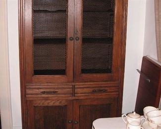 Antique oak kitchen pantry cabinet - Nice!