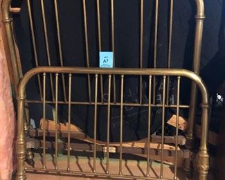 BRASS BED
BED FINISH IS IN GOOD CONDITION SIDE RAILS ARE BOTH BENT. FULL SIZE HEADBOARD-58 1/2” TALL FOOTBOARD- 37 1/2” TALL 54 1/2” WIDE