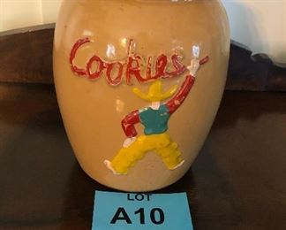 VINTAGE COOKIE JAR COWBOY
VERY GOOD CONDITION 9 1/2” TALL
