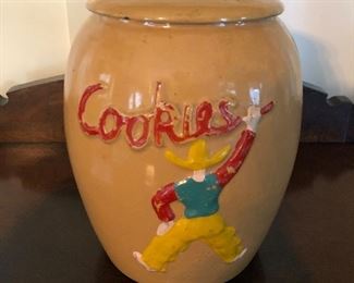 VINTAGE COOKIE JAR COWBOY
VERY GOOD CONDITION 9 1/2” TALL