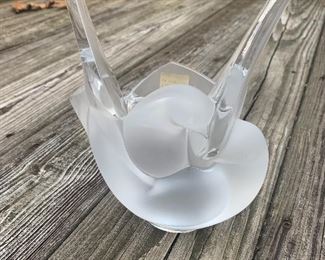Lalique Dove Vase with frog