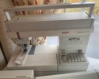 Pfaff tiptronic 1711 sewing machine