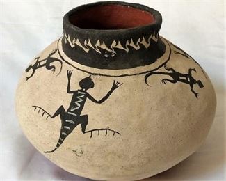 https://connect.invaluable.com/randr/auction-lot/native-american-pottery-clay-pottery-unsigned_D574490BD9