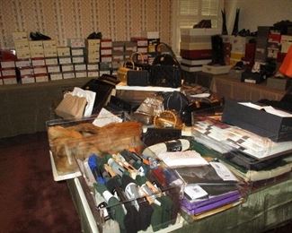 Shoe & Purse Boutique