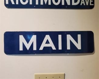 RICHMOND AVE. & MAIN Houston street corner signs