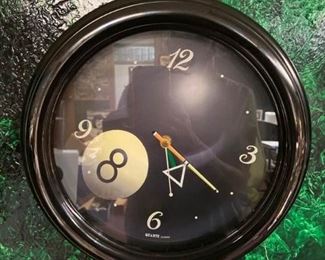 8 Ball Clock