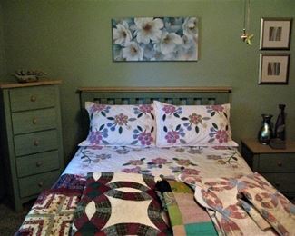 Queen Farmhouse Style Bedroom Suite