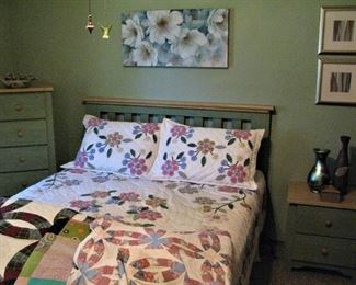 Queen Farmhouse Style Bedroom Suite