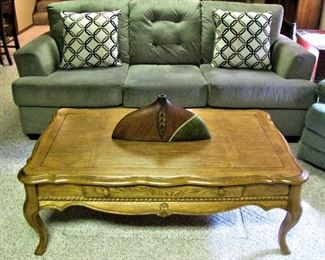 Sofa very nice Ornate Wood Coffee Table