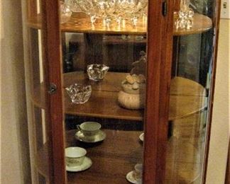 Nice Round Lighted Oak Hutch