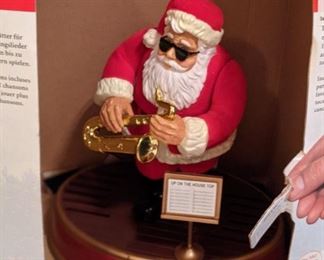 Animated Santa in the Box