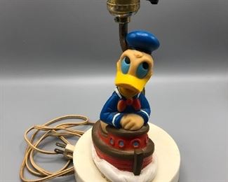 #35 Vintage Donald Duck plastic lamp-underwriters laboratories
$35