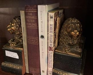 Lion bookends