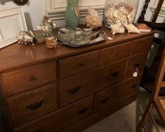 9-drawer dresser