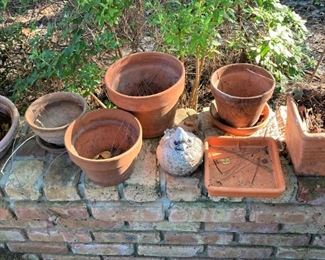  Clay pots