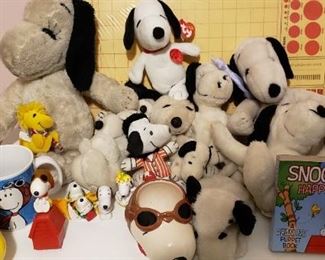 Snoopy Collectibles 