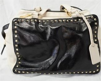 1010 BADGLEY MISCHKA BLACK AND WHITE SATCHEL, NO VISIBLE WEAR, 10 3/4 IN X 7 1/2 IN X 6 1/4 IN