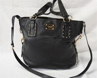 1031 MICHAEL KORS BIG VALLEY LARGE BLACK LEATHER TOTE, NEW WITH TAGS SOME TYPE OF STAINING ON BOTTOM, 14 IN X 12 IN X 3 3/4 IN