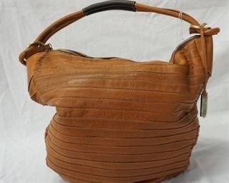 1042 IL DUCA ITALY LARGE LEATHER TOTE, NO VISIBLE WEAR, 13 1/2 IN X 14 IN X 4 1/4 IN