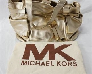 1095 MICHAEL KORS GOLD LEATHER SATCHEL, NO VISIBLE SIGNS OF WEAR WITH CLOTH STORAGE BAG, 16 IN X 9 IN X 7 IN