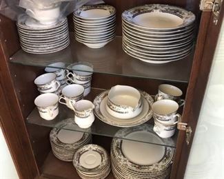 Mikasa Fine China Cambridge - Full set of 12